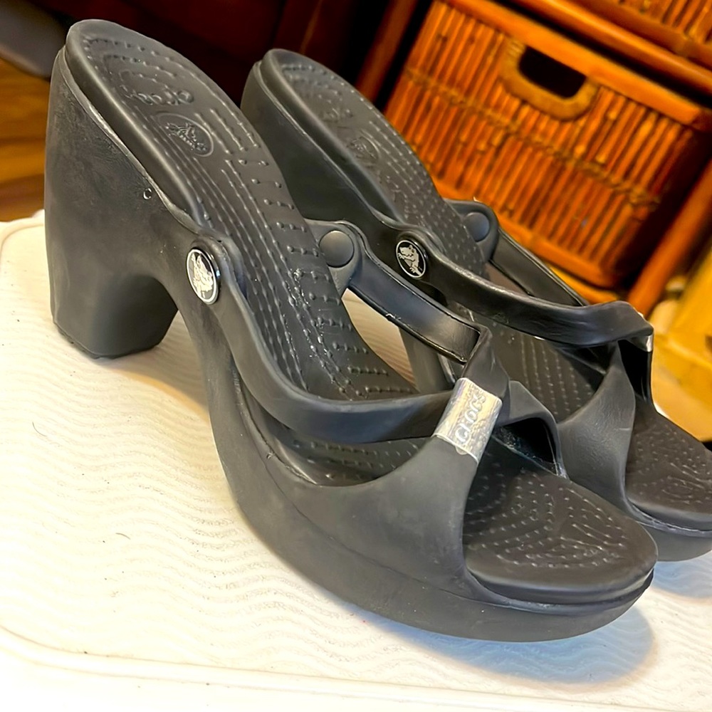 croc heals